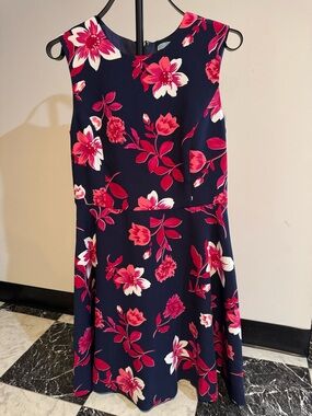Draper James Navy Floral Fit & Flare Dress Size 8 Wedding Guest Brunch Spring